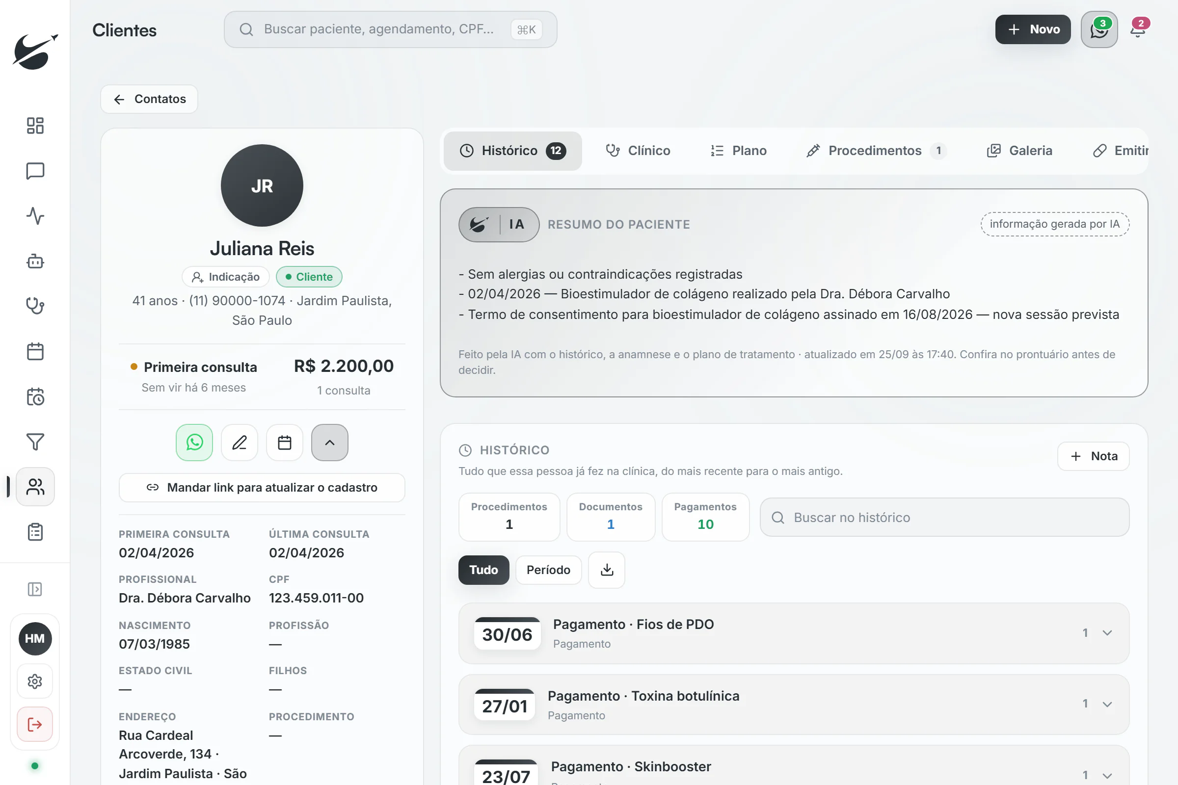 Ficha da paciente na Sidera com histórico, documentos assinados e o resumo da IA